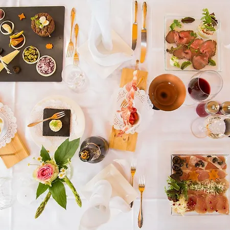 Zum Dorfschmied 호텔 3*