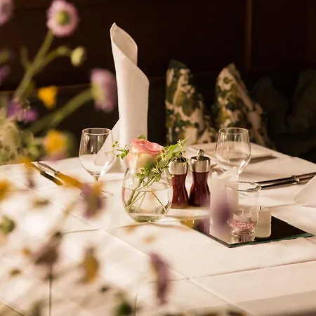 Zum Dorfschmied Otel 3*