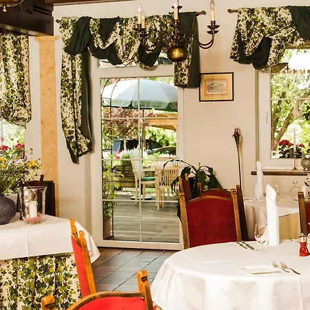 Zum Dorfschmied Otel 3*