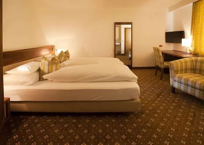 Zum Dorfschmied ホテル 3*